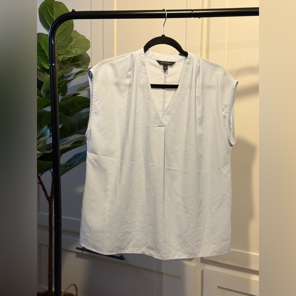 Banana Republic Light Blue V-Neck Cap Sleeve Blouse
